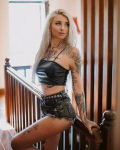 Karolina Brzostowska artist avatar