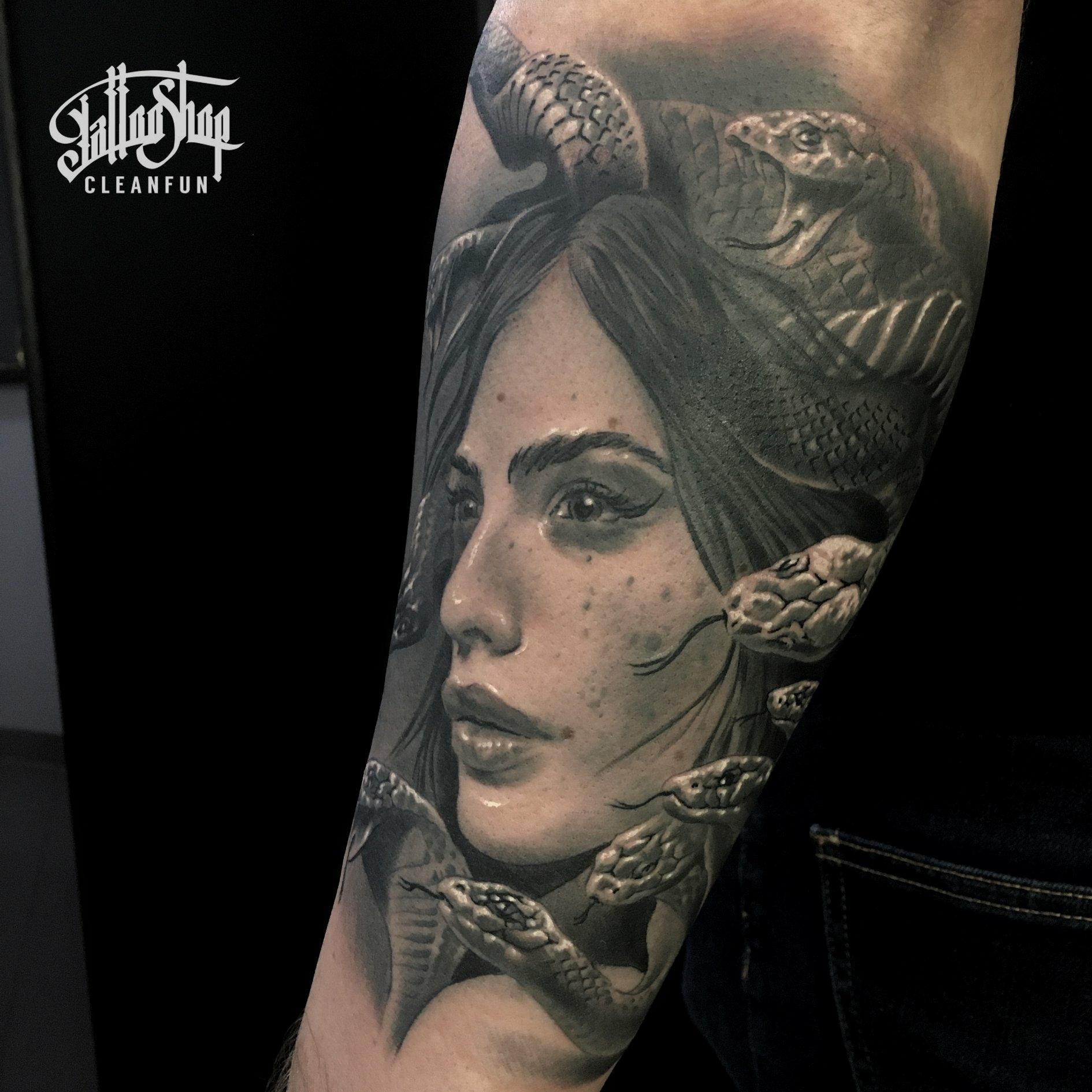 Inksearch tattoo Tomasz Bujacz