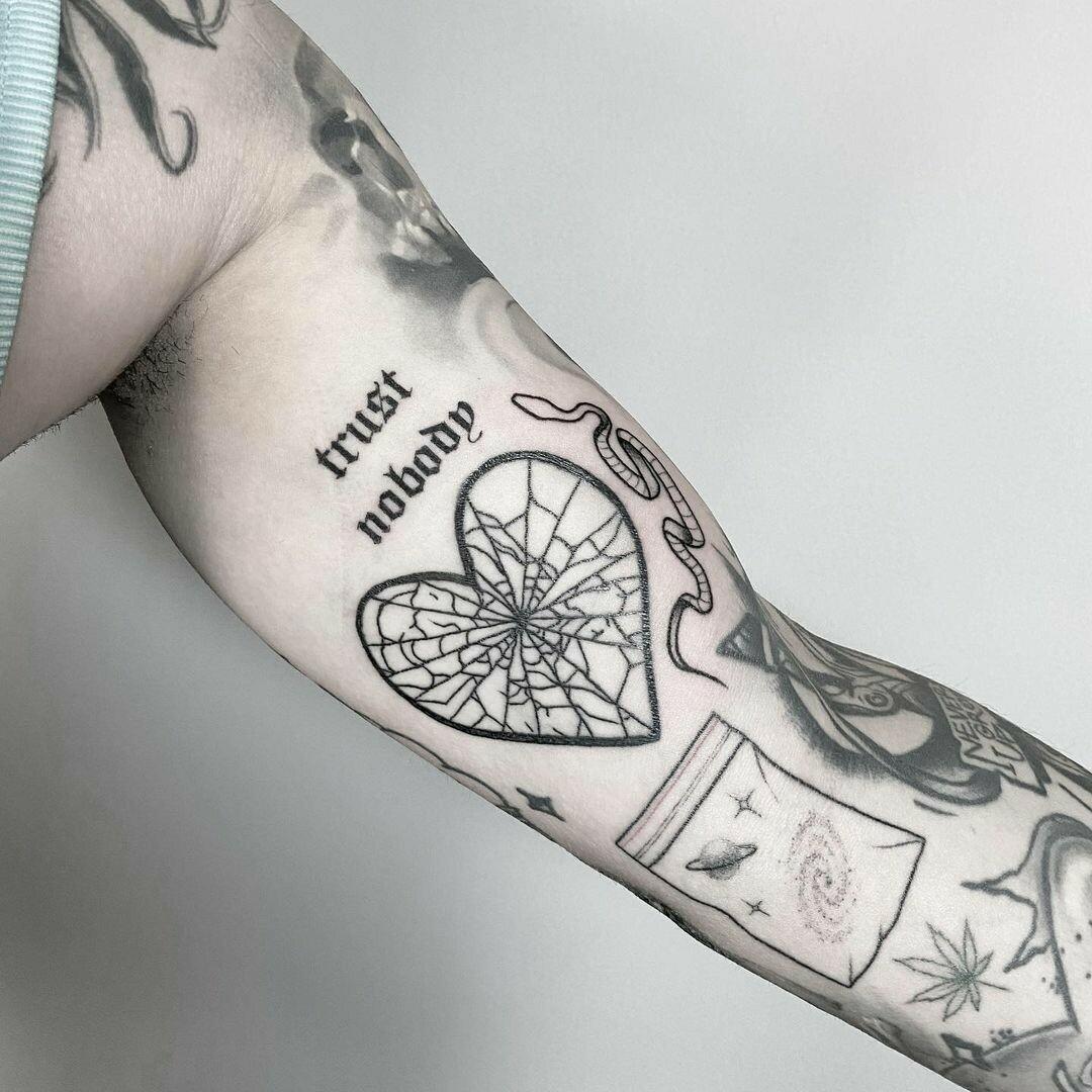 Inksearch tattoo FAJNERZECZYTATUAŻE