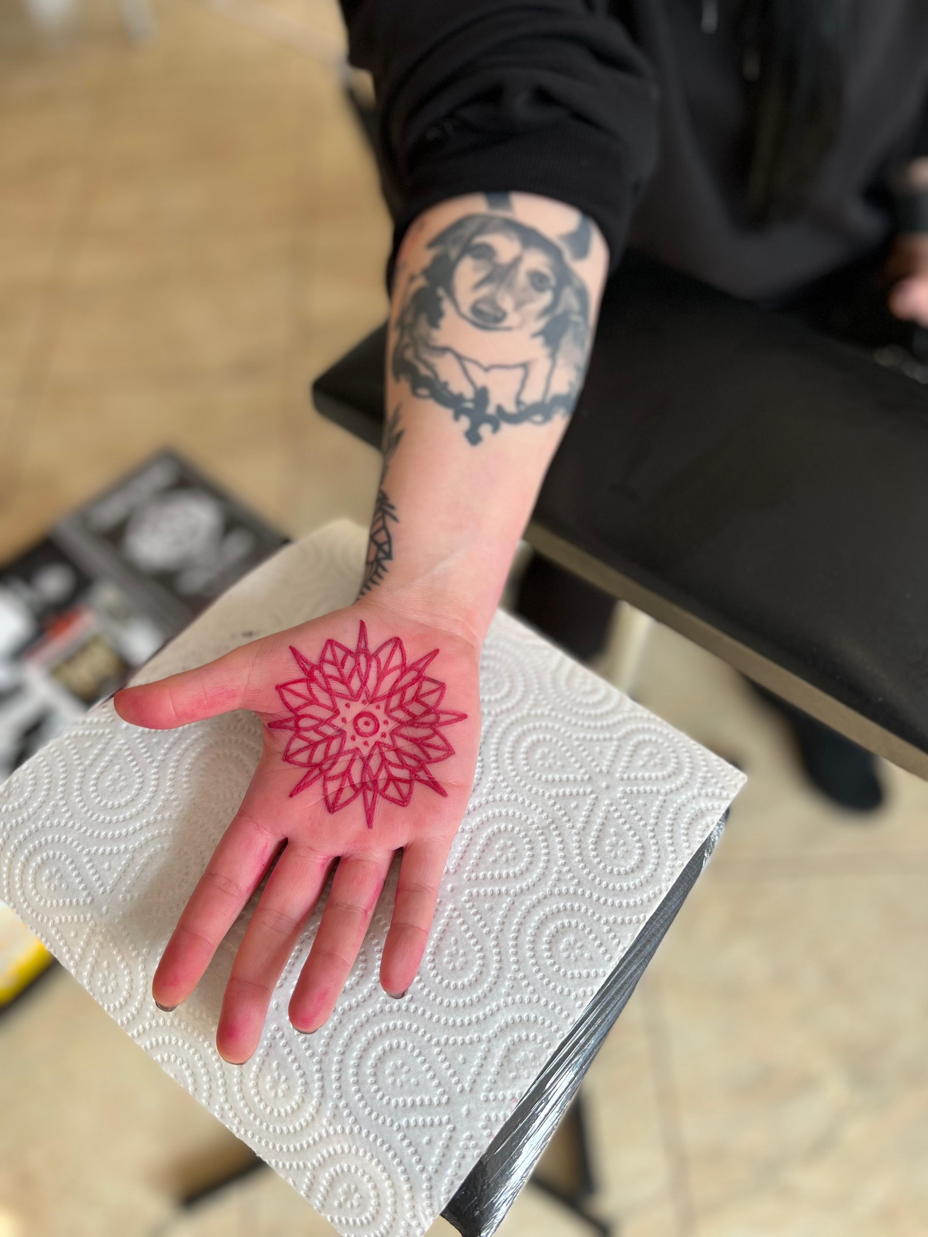 Inksearch tattoo Czarna Igła / Black Needle Tattoos