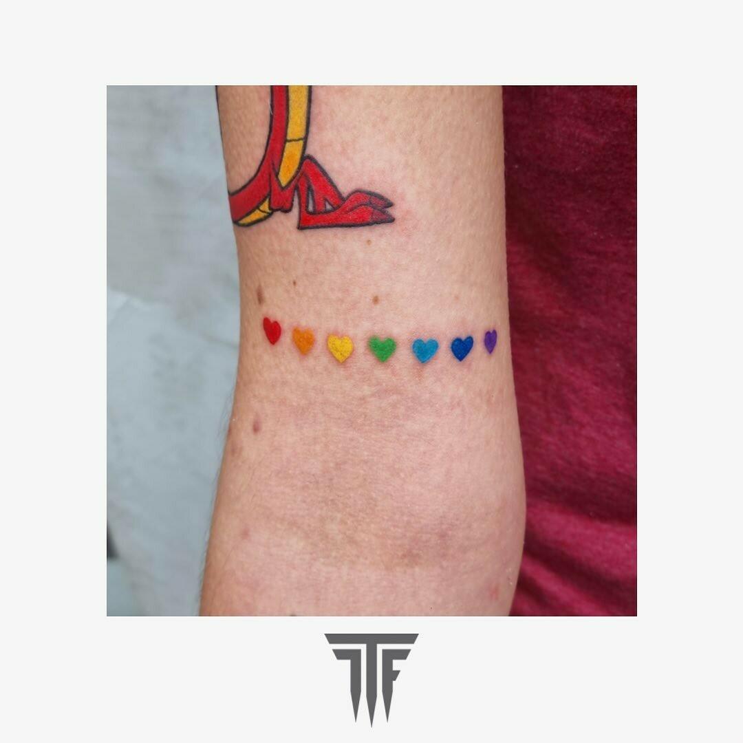 Inksearch tattoo La Familia Tattoo Shop