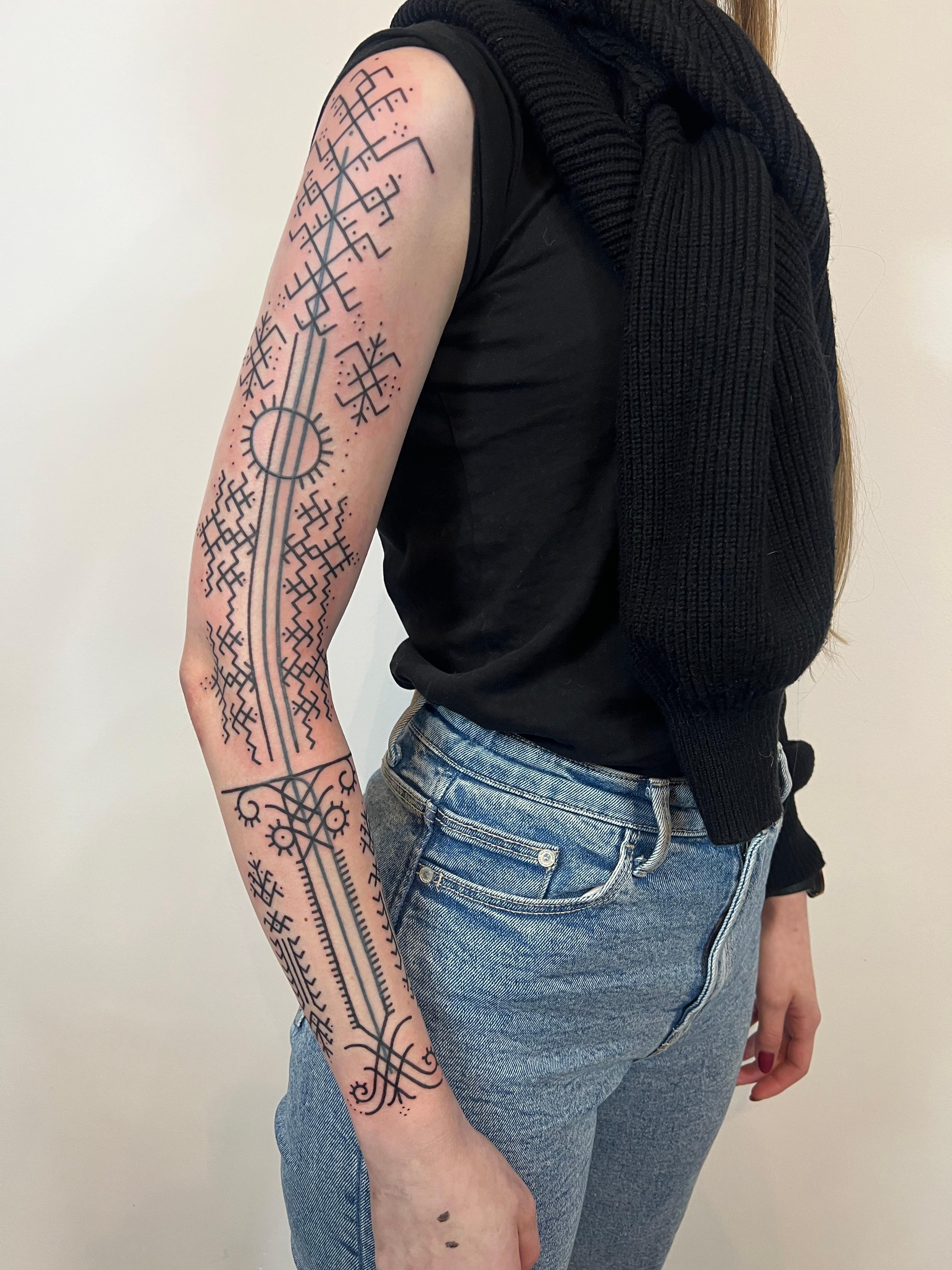 Inksearch tattoo Karolina Deres