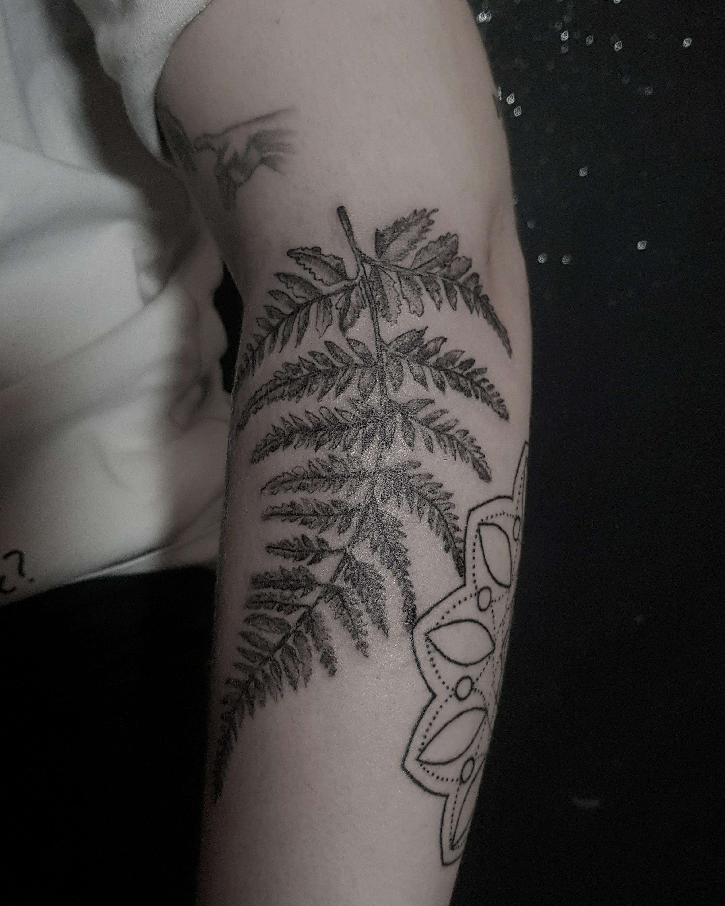 Inksearch tattoo palecwnosie.tattoo