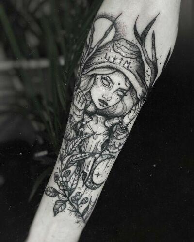 Emanuela Latoszek 🌙 The Sacred Touch ⚜️ inksearch tattoo