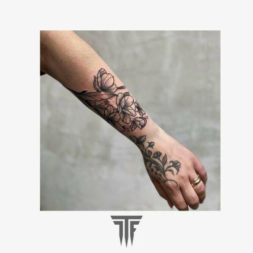 La Familia Tattoo Shop inksearch tattoo
