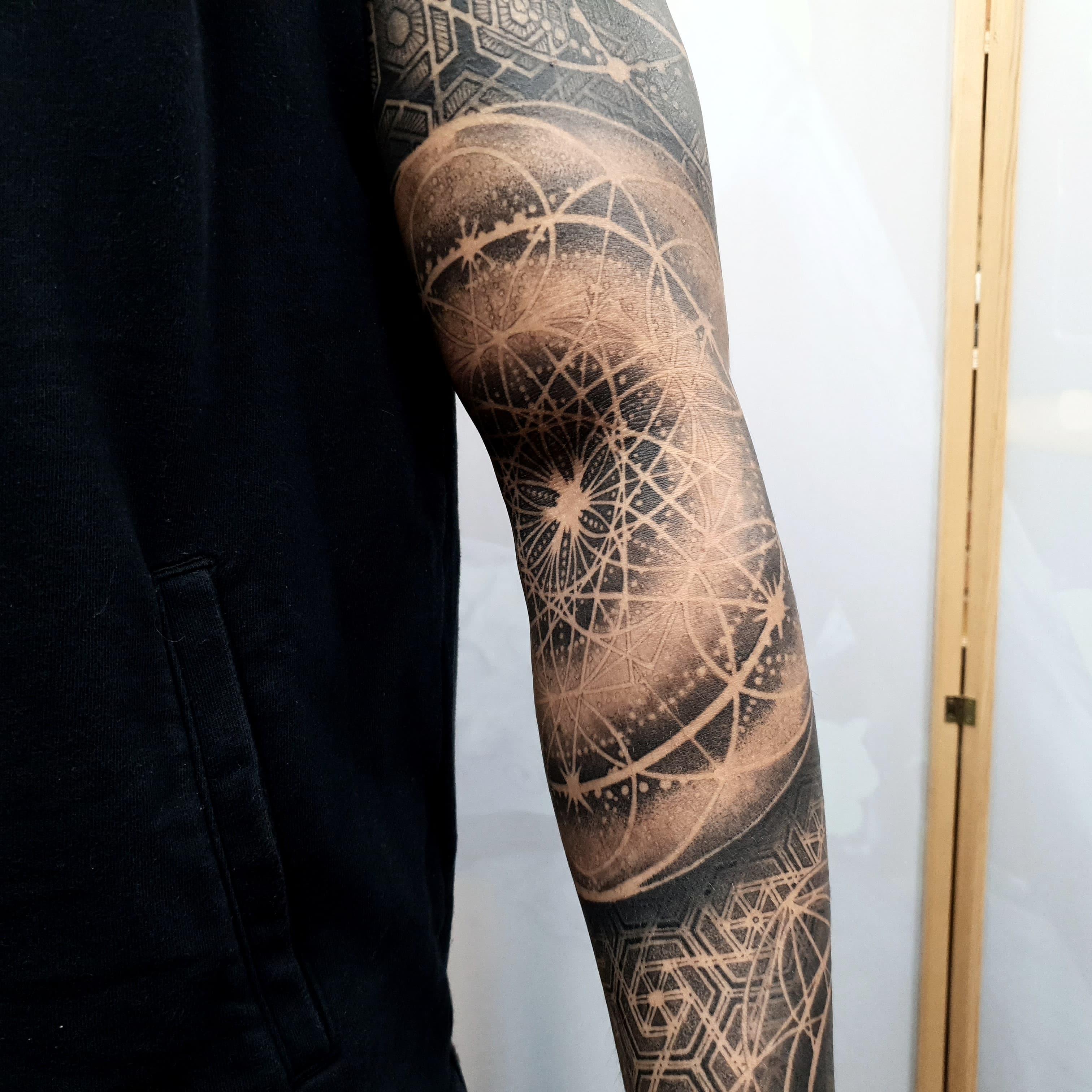 Inksearch tattoo Aru Tattoo Studio