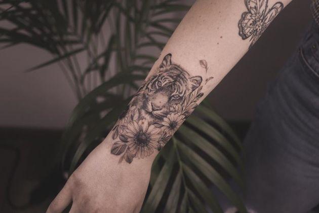 Joasia Luna inksearch tattoo